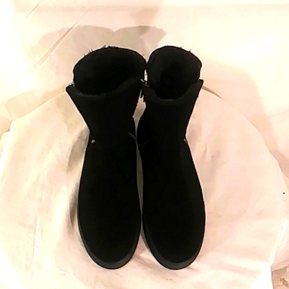 🔥 Like New J/Slide Black Suede Booties. - Picture 8 of 12